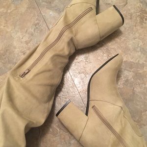 Thigh high boots 🌻